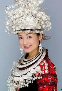 阿幼朵老公多少岁,年龄之谜背后的甜蜜故事