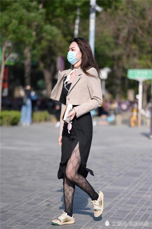 旅游鞋穿丝袜,时尚与舒适的完美融合