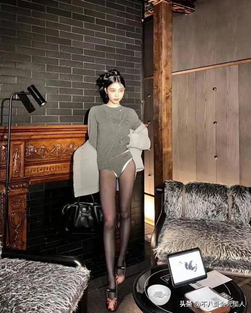 老婆的小脚丝袜小脚,妻子的柔情与诱惑