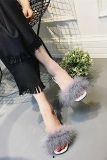 拖在鞋里的丝袜,探寻鞋底下的秘密与情感